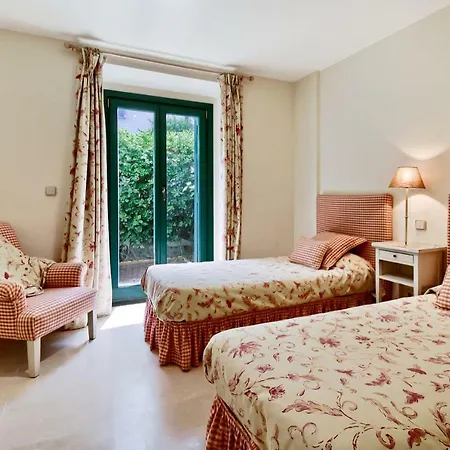 Holiday home Adosado En Ribera Del Emperador *
