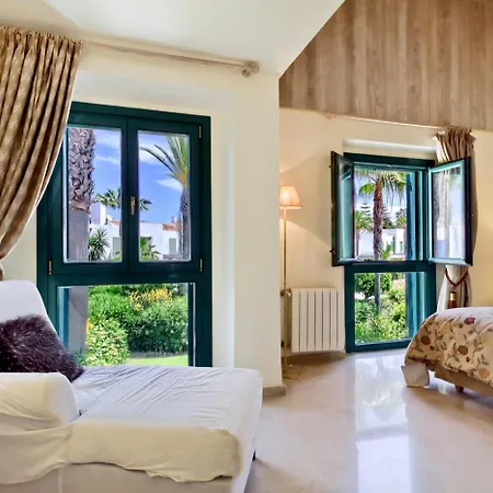 Holiday home Adosado En Ribera Del Emperador